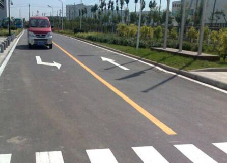 道路劃線的六大優(yōu)勢是哪些，蘇州道路劃線廠商對劃線的施工要求？