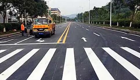 西安道路標(biāo)線施工多少錢一米？飛揚市政價格合理