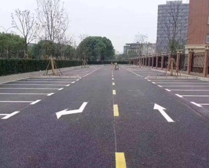 蘇州學(xué)校道路劃線專業(yè)施工，打造安全校園交通